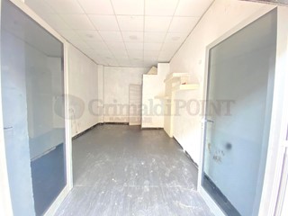 Immobile commerciale in Affitto a Giugliano in Campania, 400€, 30 m²
