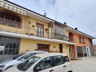 Casa Indipendente in Vendita a Montiglio Monferrato, zona Cortanieto, 140'000&euro;, 229 m²