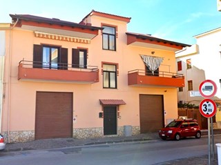Quadrilocale in Vendita a Mondragone, zona Via Pisa, 105'000€, 85 m²