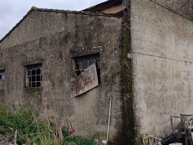 Magazzino in Vendita a Cascina, zona San Frediano a Settimo, 85'000€, 60 m²