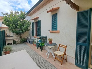 Casa Indipendente in Vendita a Rosignano Marittimo, zona Rosignano Solvay, 195'000€, 90 m²
