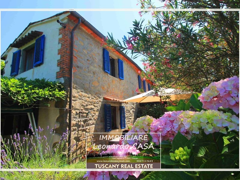 Casale in Vendita a Montecatini Terme, 349'000€, 100 m², arredato