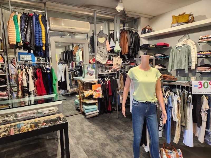 Negozio in Vendita a Santa Maria a Monte, 43'000€, 140 m²