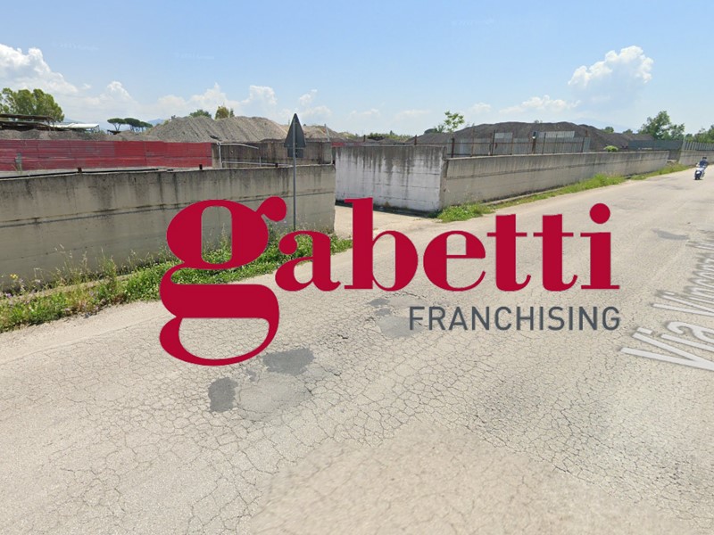 Casale in Affitto a Maddaloni, 2'000€, 2122 m²