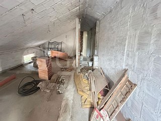 Quadrilocale in Vendita a Maiolati Spontini, 80'000€, 90 m²