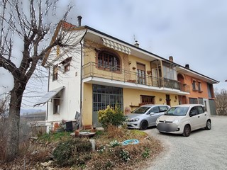 Casa Indipendente in Vendita a Montiglio Monferrato, zona cortanieto, 140'000&euro;, 229 m²