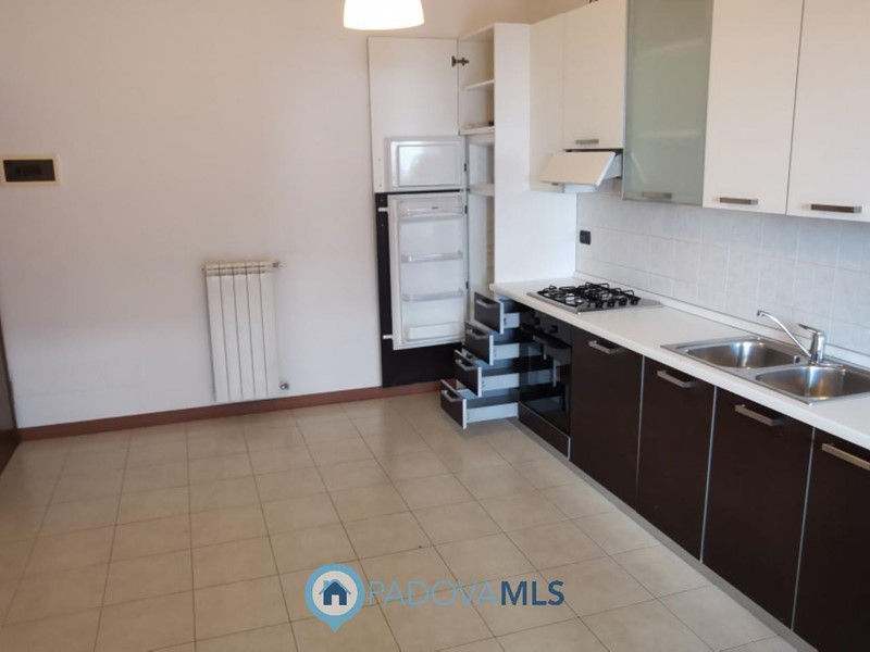 Bilocale in Vendita a Albignasego, 119'000€, 60 m², con Box