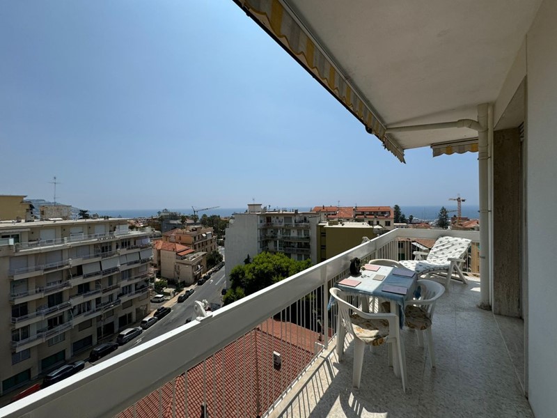 Appartamento in Vendita a Sanremo, zona San Martino, 549'000€, 175 m², con Box