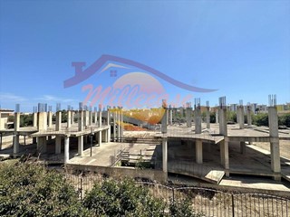 Villa in Vendita a Siracusa, zona Pizzuta, 275'000&euro;, 600 m², con Box