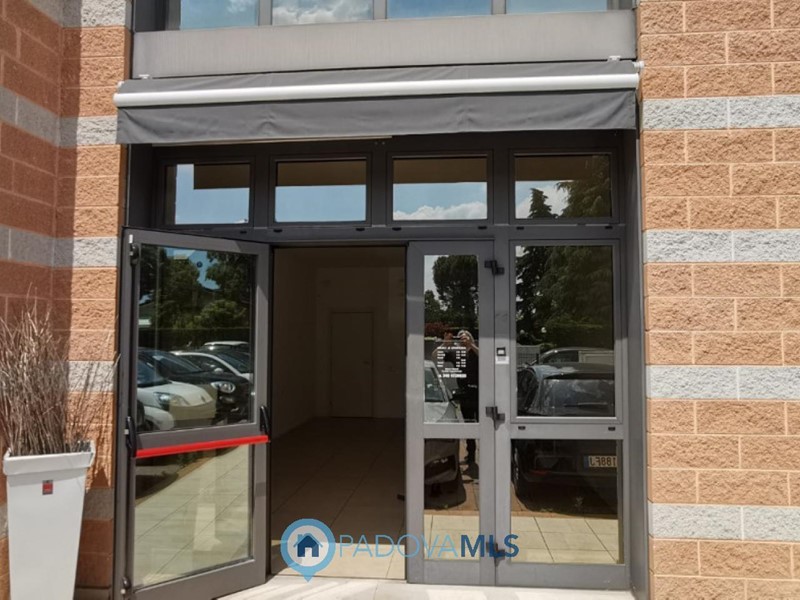 Attività commerciale in Vendita a Vigonza, 75'000€, 50 m²