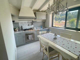 Quadrilocale in Vendita a Massa, 170'000€, 81 m²