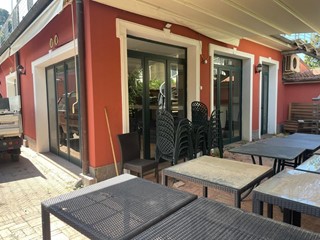 Immobile commerciale in Vendita a Massa, 560'000&euro;, 240 m²