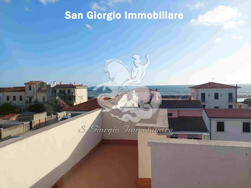 Attico in Vendita a Pisa, zona Marina di Pisa, 389'000€, 108 m², con Box