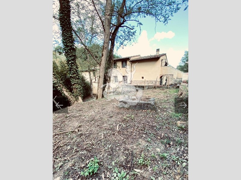 Casa di corte in Vendita a Vicopisano, 230'000€, 120 m²