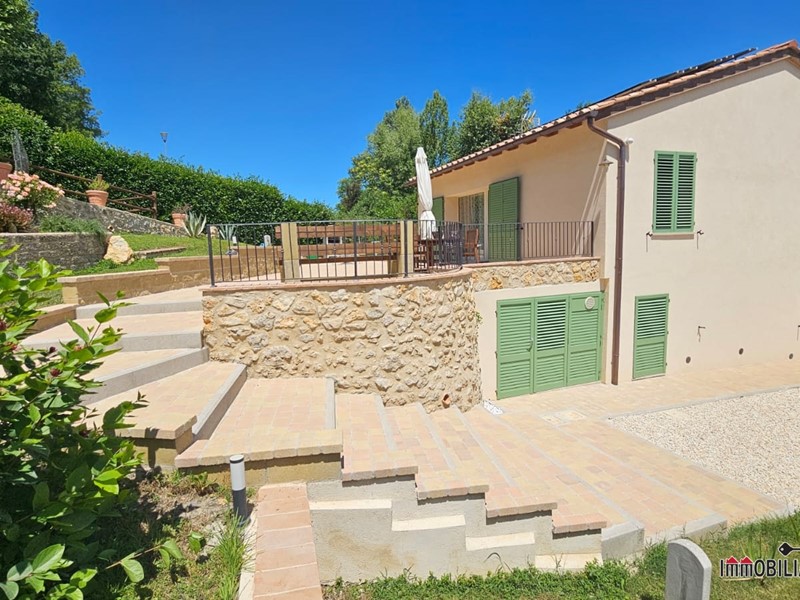 Villa in Vendita a Colle di Val D'Elsa, 700'000&euro;, 161 m²