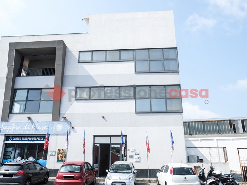 Ufficio in Affitto a Milazzo, 750€, 81 m²