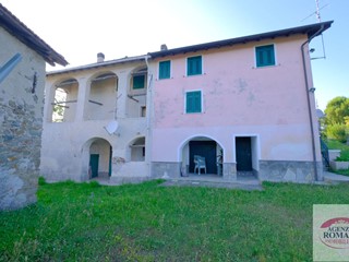 Casa Indipendente in Vendita a Pareto, 195'000€, 790 m², con Box
