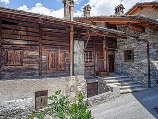 Rustico in Vendita a Cogne, 319'000&euro;, 213 m²