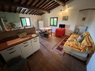 Trilocale in Vendita a Cecina, zona Collemezzano Alto, 168'000€, 69 m², arredato