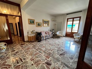 Appartamento in Vendita a Certaldo, 250'000€, 150 m², con Box