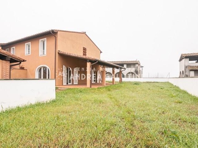 Villetta a schiera in Vendita a Calcinaia, 489'000€, 160 m², con Box