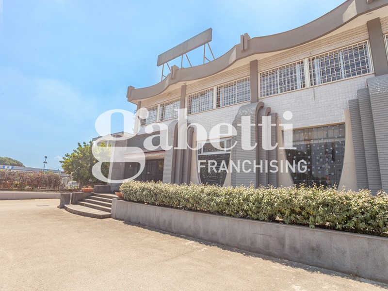 Capannone in Affitto a Mugnano di Napoli, 4'800€, 560 m²