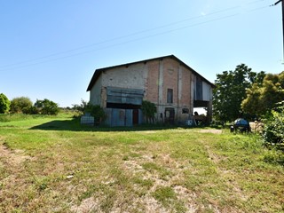 Rustico in Vendita a San Pietro in Casale, 92'000€, 376 m²