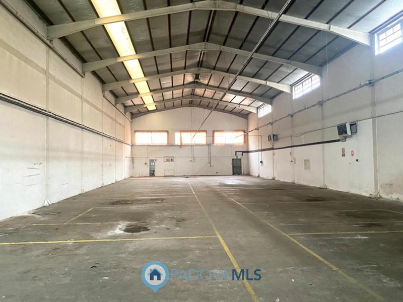 Attività commerciale in Vendita a Rubano, 339'000€, 650 m²