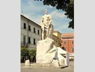 Appartamento in Vendita a Sarzana, zona Sarzana centro, 300'000€, 165 m²