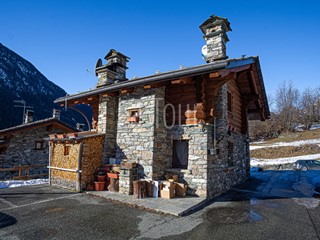 Villa in Vendita a Brusson, 649'000&euro;, 178 m²