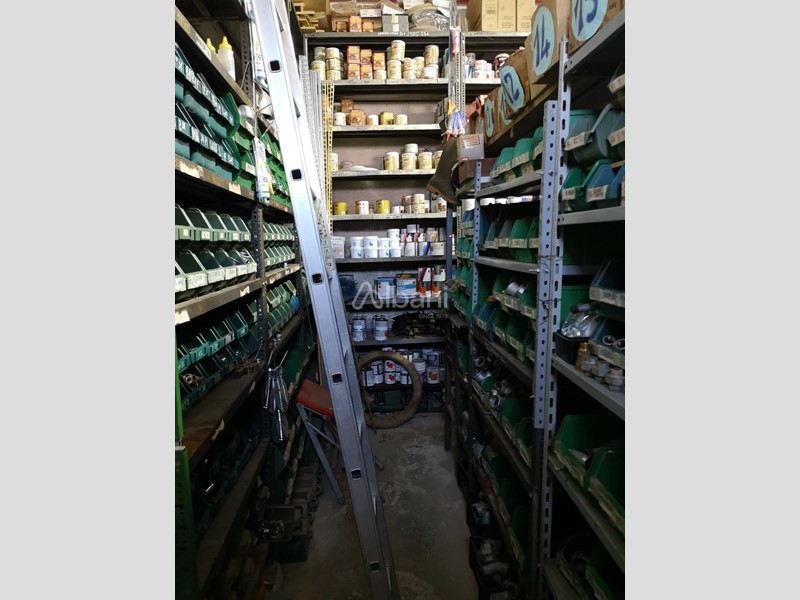 Attività commerciale in Vendita a Vezzano Ligure, 60'000€, 270 m²