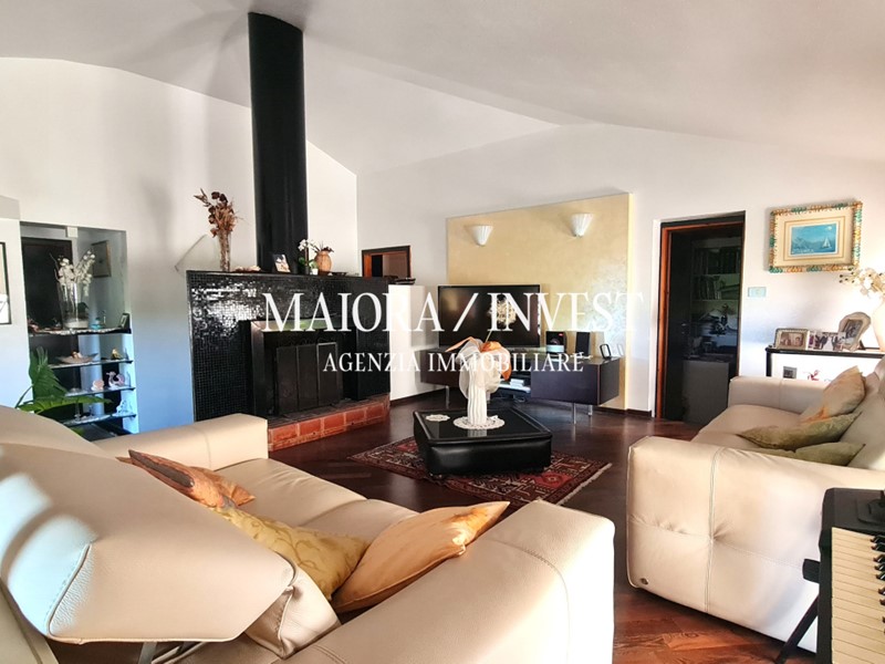Appartamento in Vendita a Falconara Marittima, 240'000€, 158 m²
