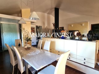 Appartamento in Vendita a Falconara Marittima, 240'000€, 158 m²
