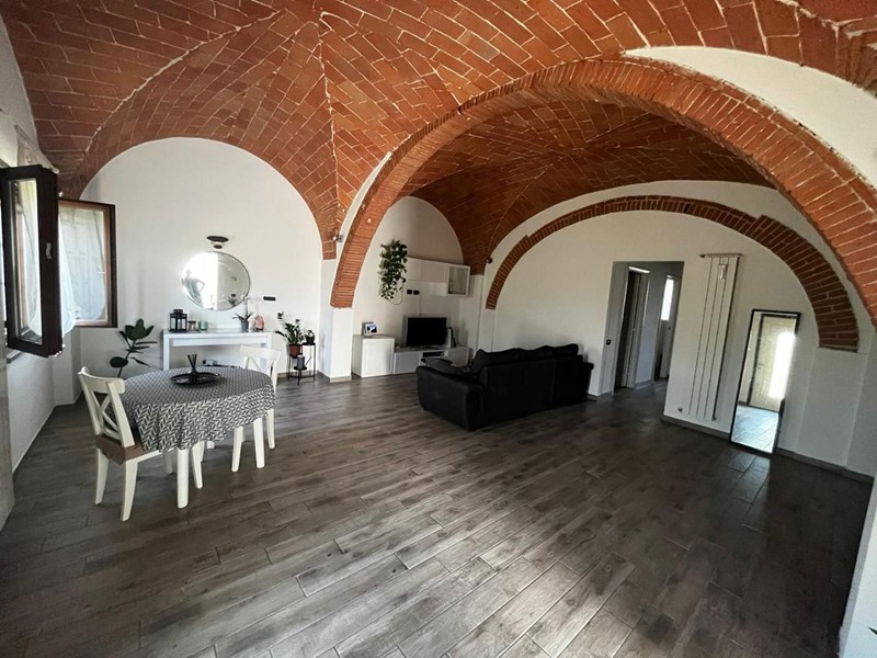 Casa di corte in Vendita a San Giuliano Terme, zona Ghezzano, 320'000&euro;, 127 m²