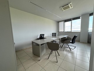 Ufficio in Affitto a Cascina, 1'100€, 129 m²