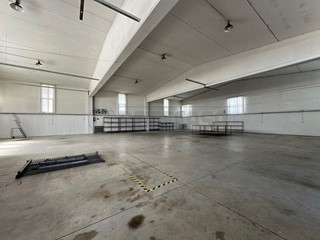 Capannone in Affitto a Bassano del Grappa, 1'800€, 500 m²