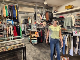 Attività commerciale in Vendita a Santa Maria a Monte, 43'000€, 150 m²