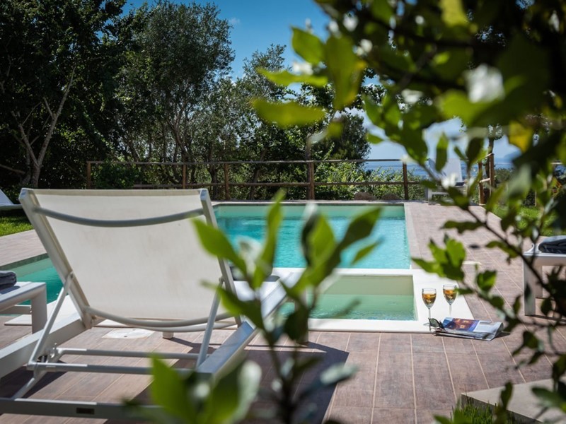 Casale in Vendita a Ancona, 195'000€, 210 m²