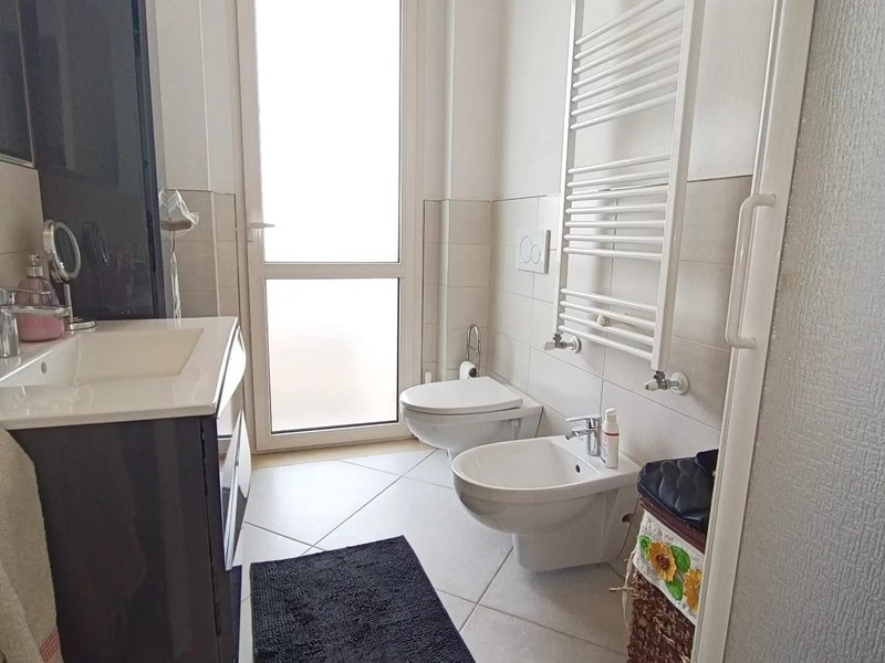 Appartamento in Vendita a Massa, zona Turano, 275'000€, 110 m², arredato, con Box