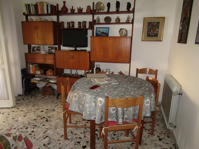 Quadrilocale in Vendita a Carrara, zona Marina di Carrara, 200'000€, 70 m², arredato