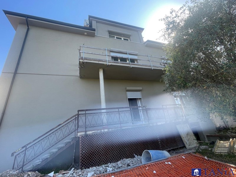 Quadrilocale in Vendita a Luni, 230'000€, 90 m²