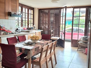 Villa in Vendita a Massarosa, 480'000€, 240 m²