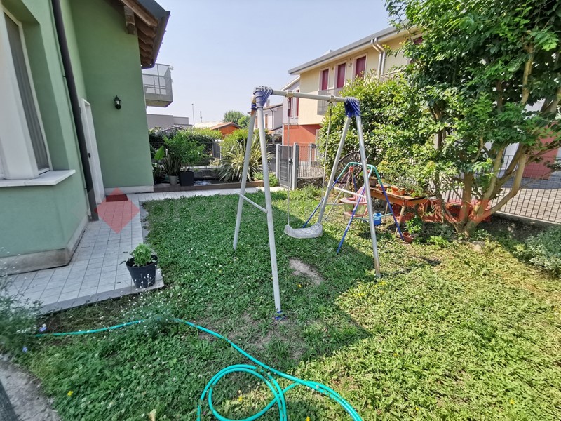 Villetta a schiera in Vendita a Sanguinetto, 190'000€, 130 m²