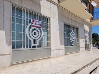 Negozio in Vendita a Monsampolo del Tronto, 215'000€, 320 m²