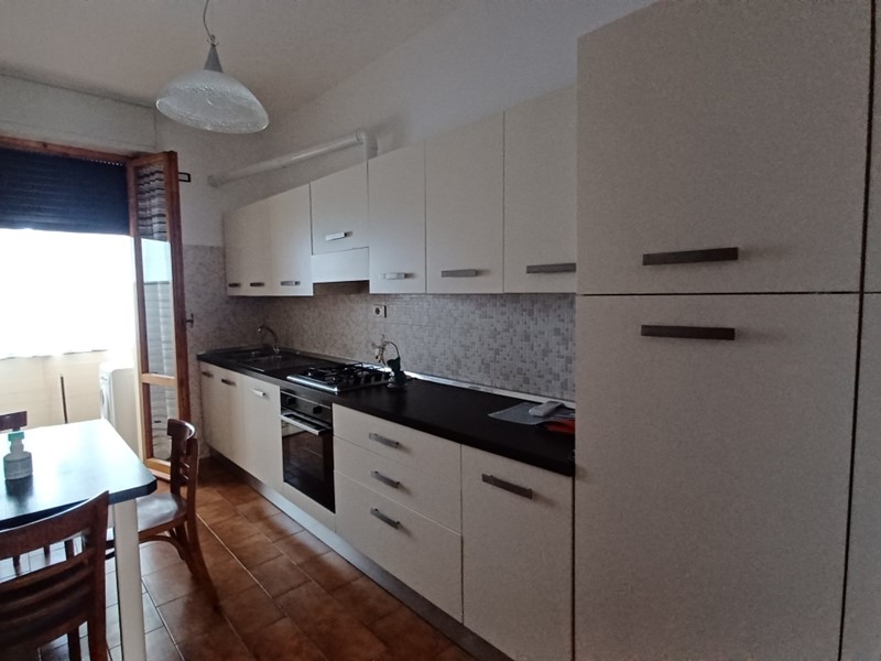 Trilocale in Vendita a Pesaro, 189'000€, 60 m², con Box