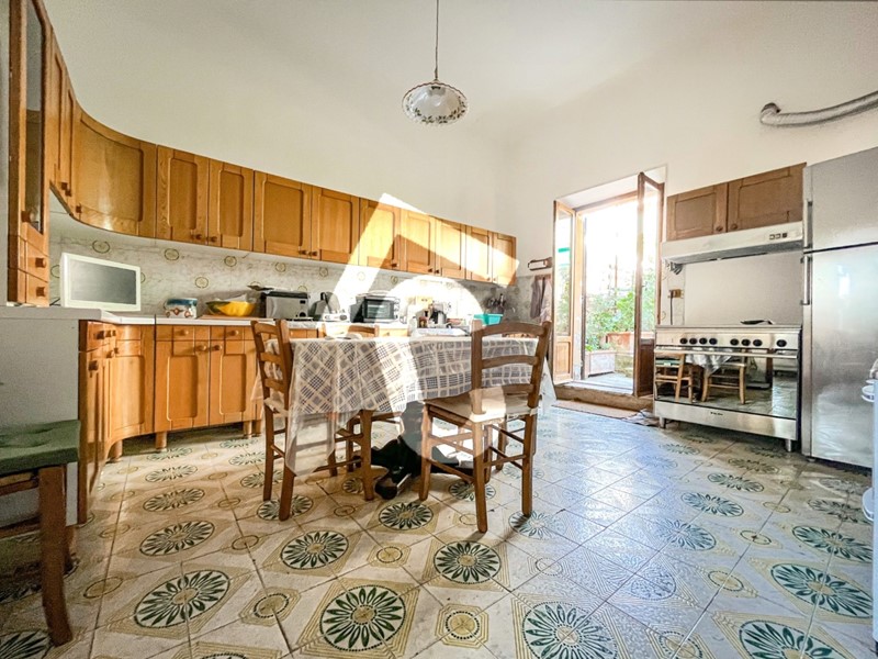 Appartamento in Vendita a Jesi, zona ZONA 4A, 220'000€, 140 m²