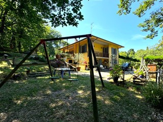 Casa Indipendente in Vendita a Vaiano, 495'000€, 230 m²