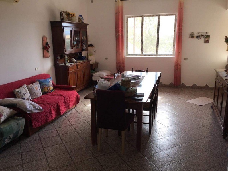 Casa Indipendente in Vendita a Melilli, zona Villasmundo, 145'000€, 200 m²