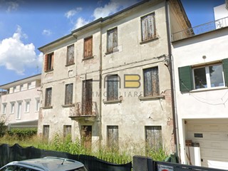 Villa in Vendita a Padova, zona Savonarola, 330'000€, 350 m², con Box