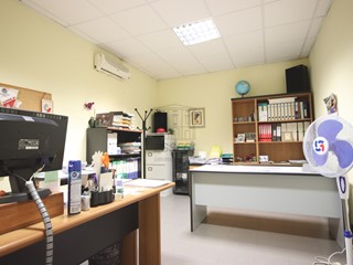 Ufficio in Vendita a Capannori, 100'000€, 80 m²